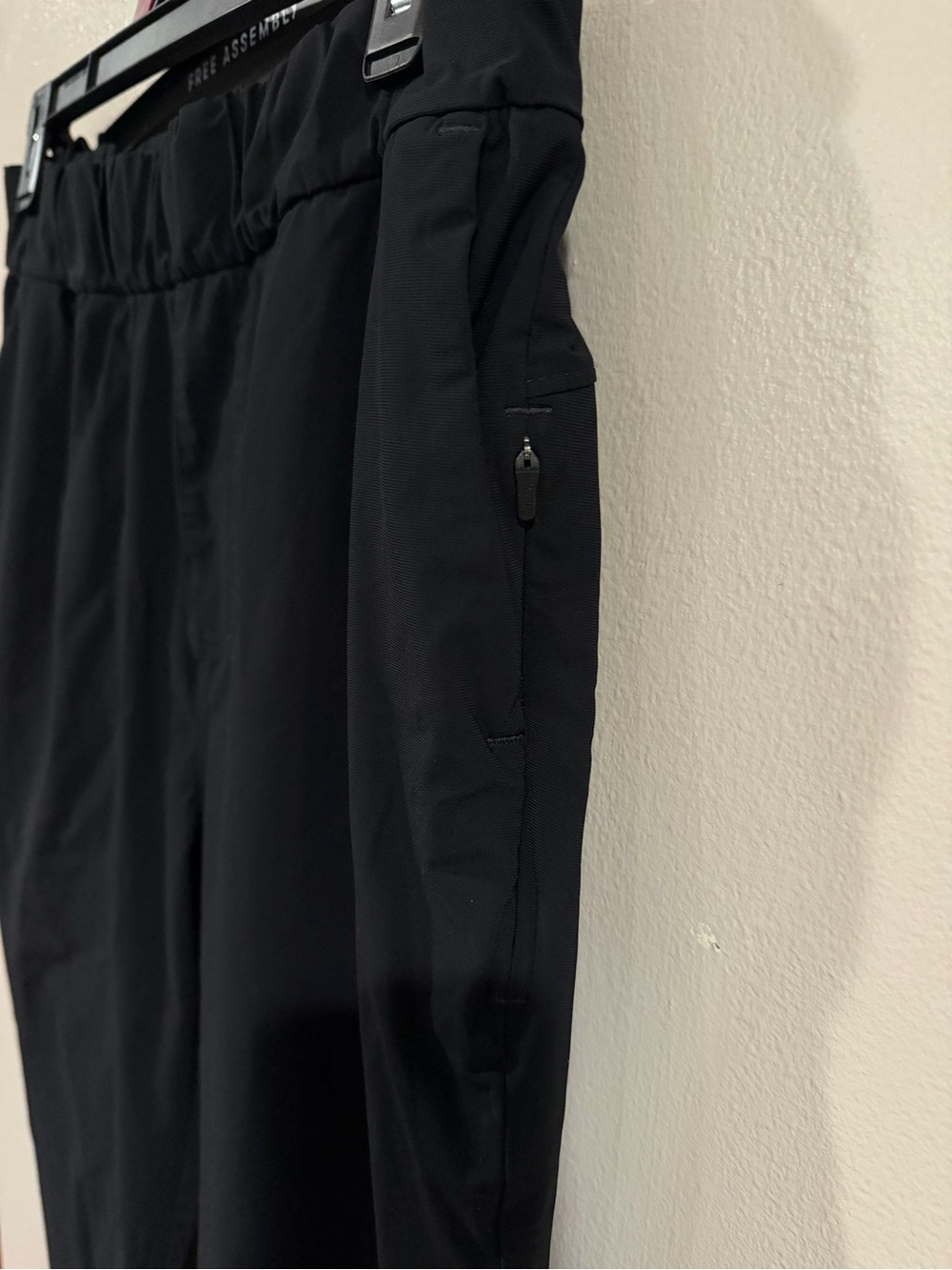 Vouri Women’s Black Stretch Casual Pants Size Medium - Picture 6 of 6